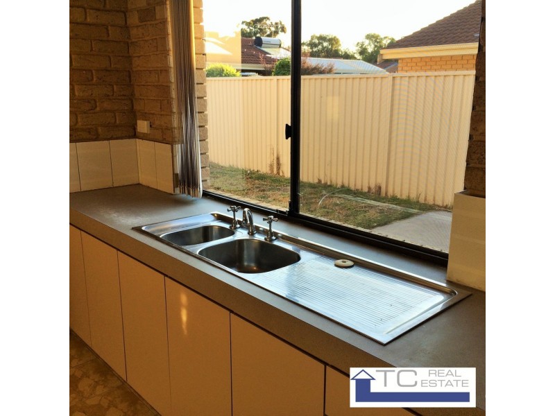 18A Stansted, Marangaroo WA 6064