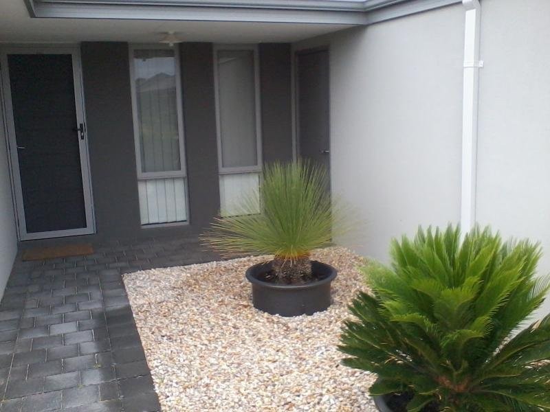 8 Parkinson Road, Banksia Grove WA 6031