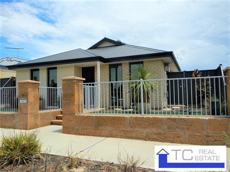 18 Bauer Cir, Banksia Grove WA 6031