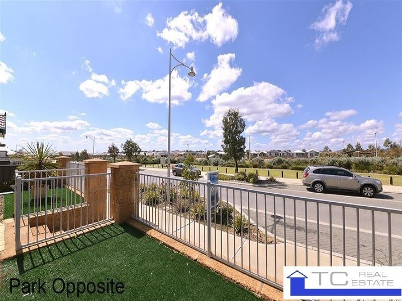 18 Bauer Cir, Banksia Grove WA 6031