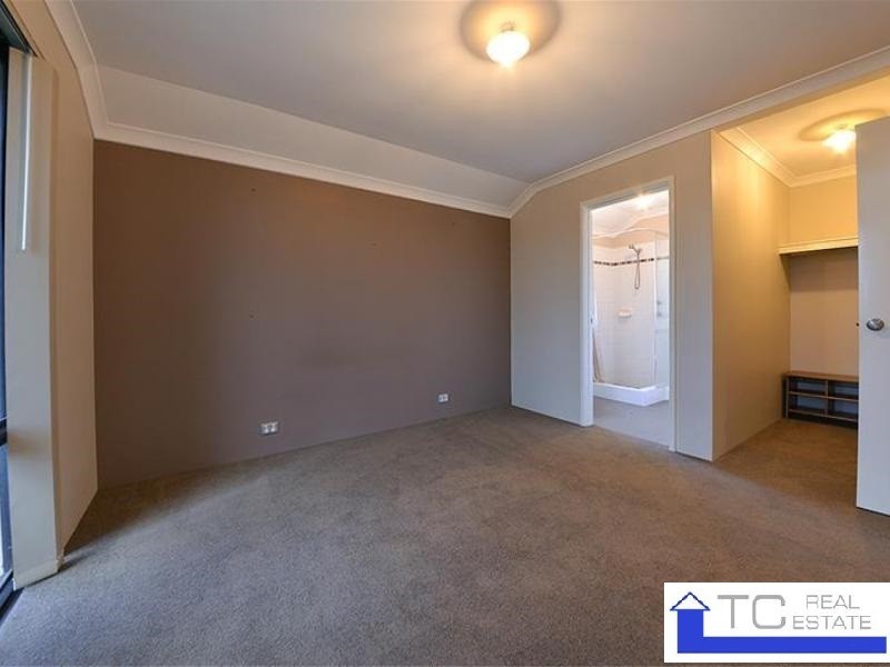 18 Bauer Cir, Banksia Grove WA 6031