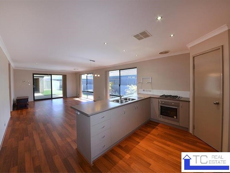 18 Bauer Cir, Banksia Grove WA 6031