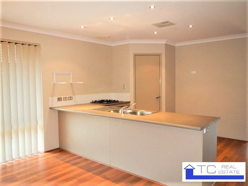 18 Bauer Cir, Banksia Grove WA 6031