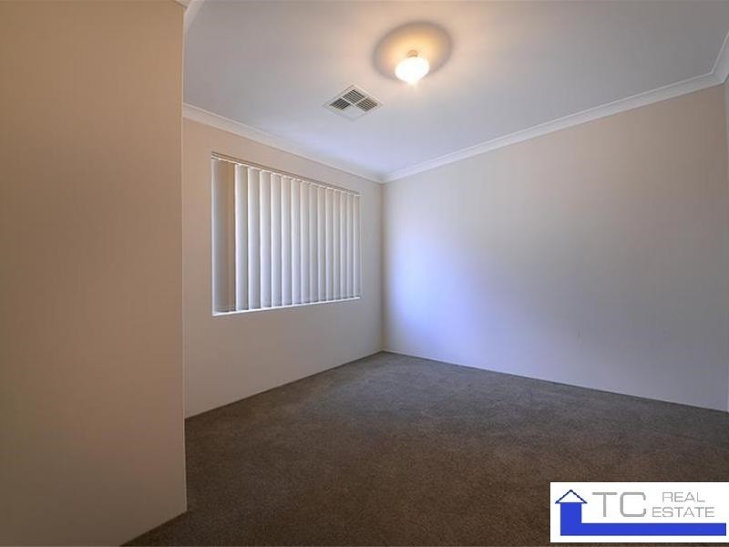 18 Bauer Cir, Banksia Grove WA 6031