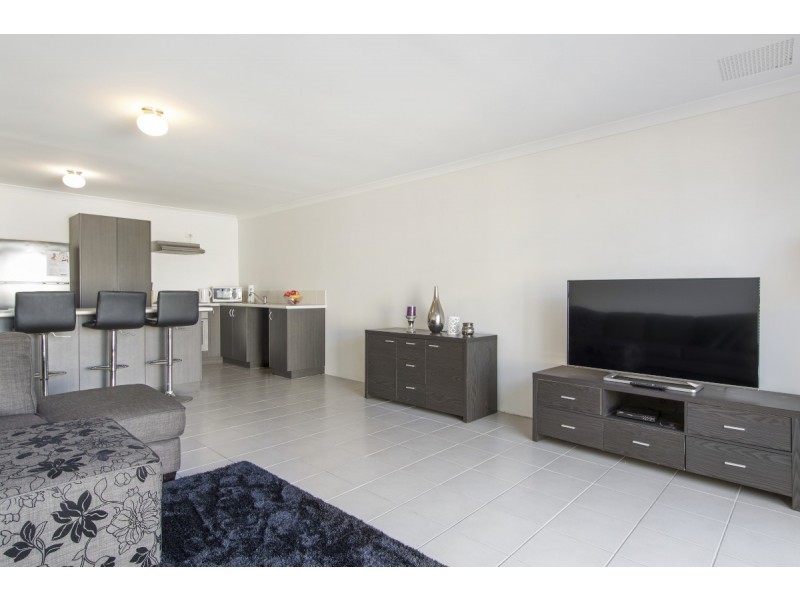 72B Kahana Pwy, Butler WA 6036