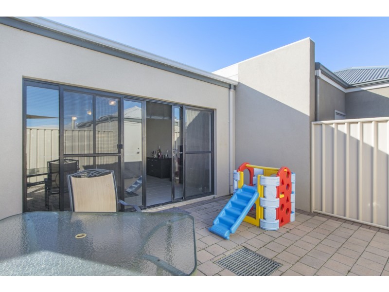 72B Kahana Pwy, Butler WA 6036