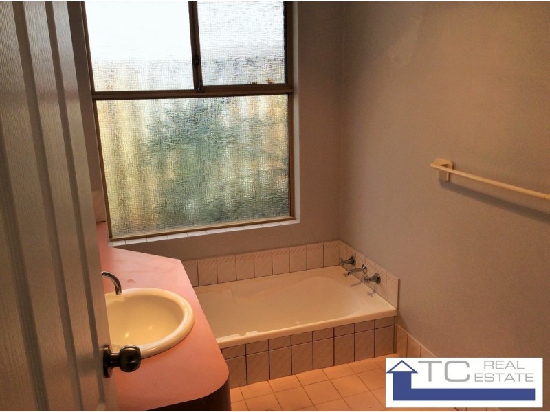 9 Flamingo Trail, Ballajura WA 6066