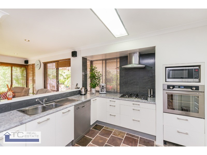 33 Bayview Vista, Ballajura WA 6066