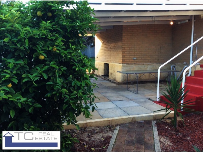 7 Templeton Crescent, Girrawheen WA 6064