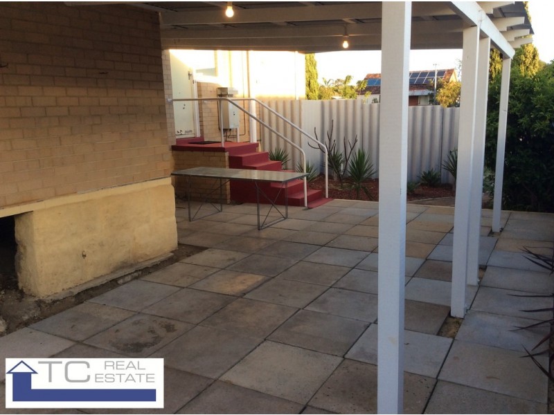 7 Templeton Crescent, Girrawheen WA 6064