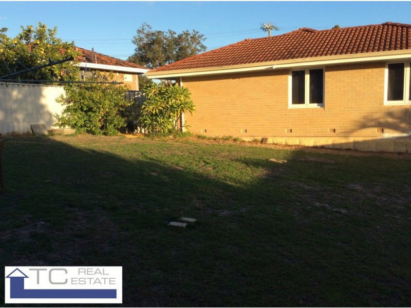 7 Templeton Crescent, Girrawheen WA 6064