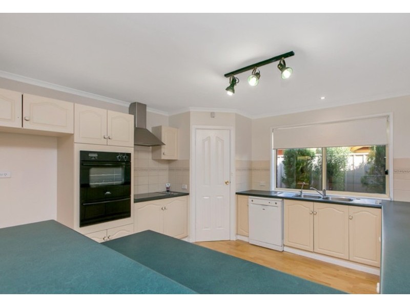 16 Carlislie Court, Hallett Cove SA 5158