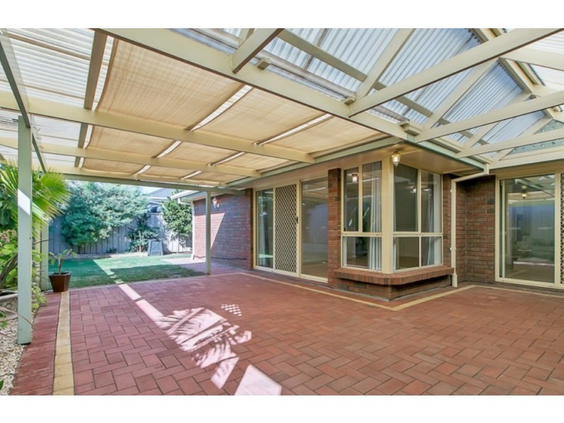 16 Carlislie Court, Hallett Cove SA 5158