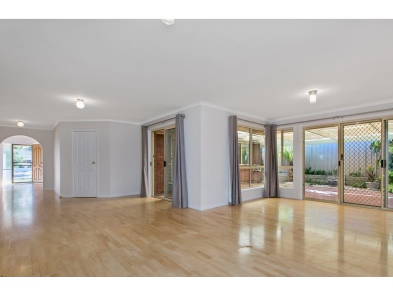 16 Carlislie Court, Hallett Cove SA 5158