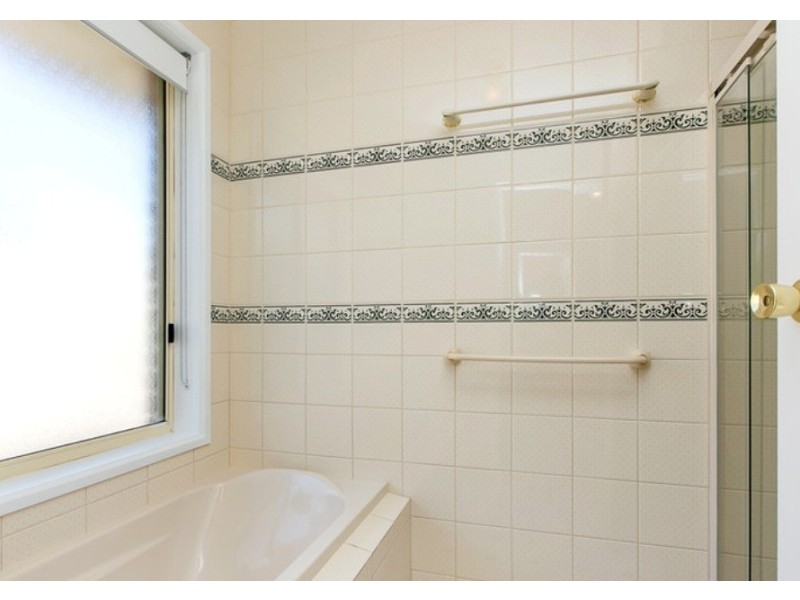 16 Carlislie Court, Hallett Cove SA 5158