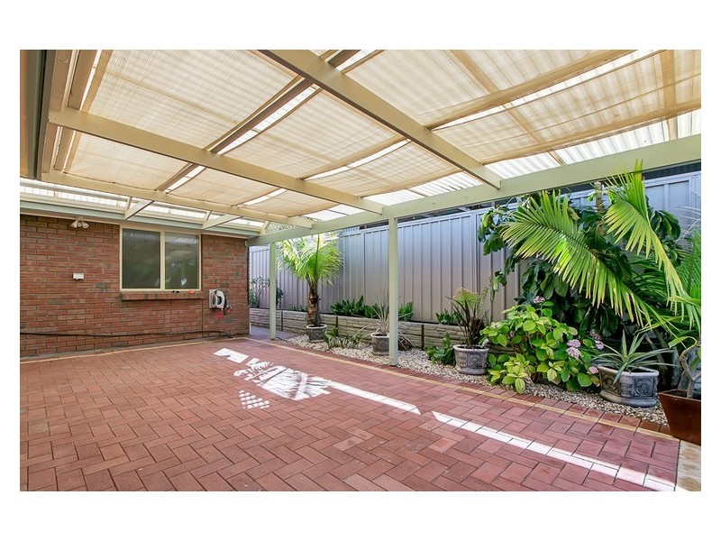 16 Carlislie Court, Hallett Cove SA 5158