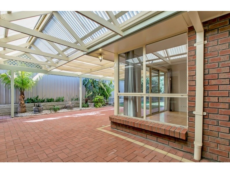 16 Carlislie Court, Hallett Cove SA 5158