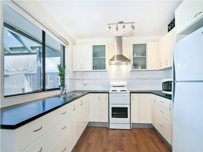 8 DARGI COURT, Trott Park SA 5158