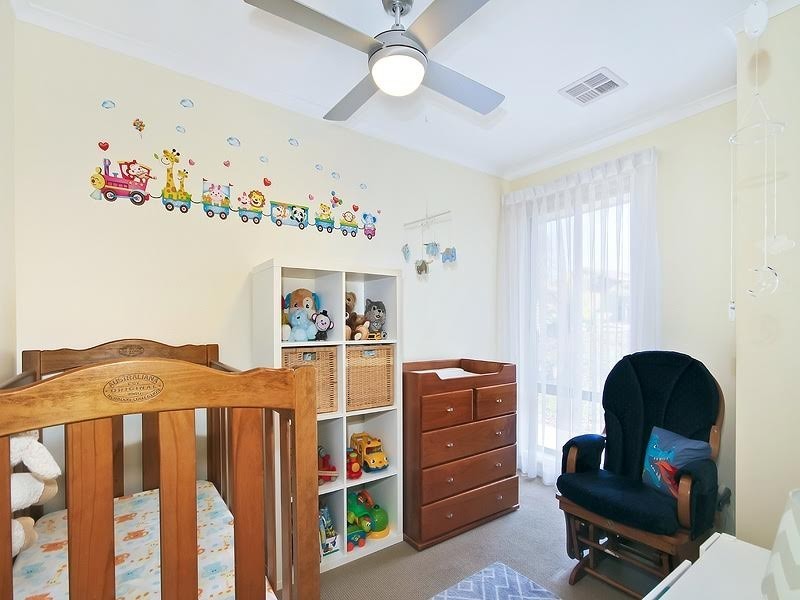 8 DARGI COURT, Trott Park SA 5158