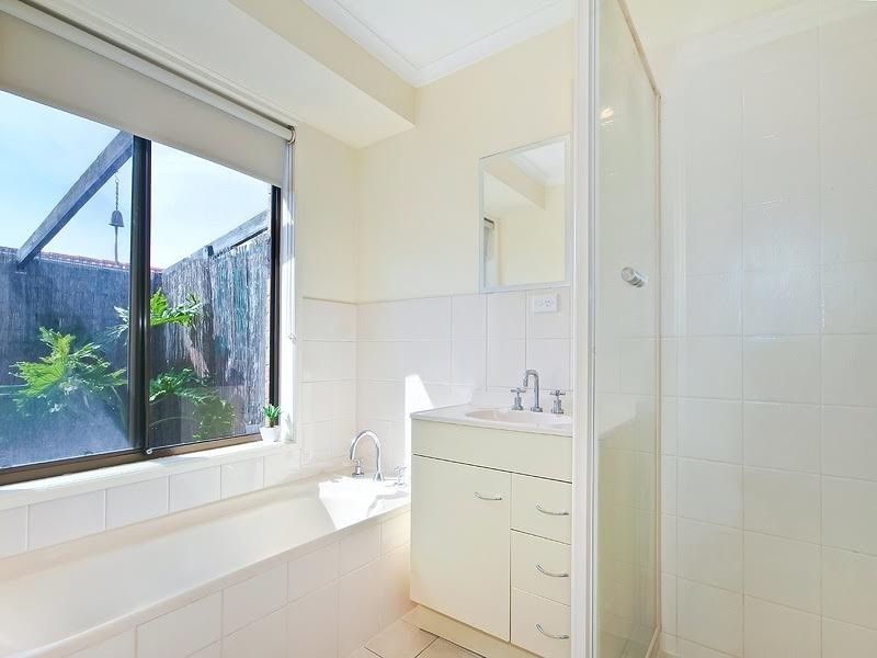 8 DARGI COURT, Trott Park SA 5158