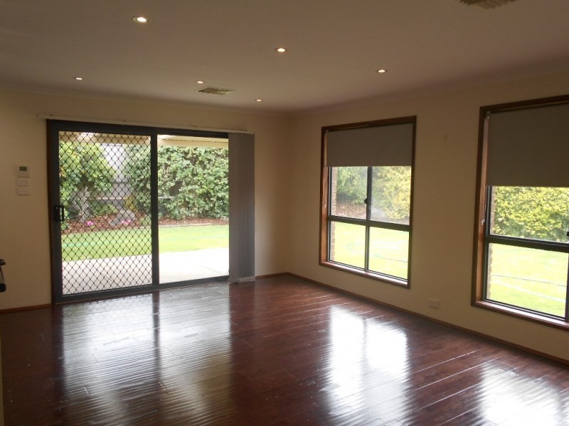 8 YOUNG STREET, Trott Park SA 5158