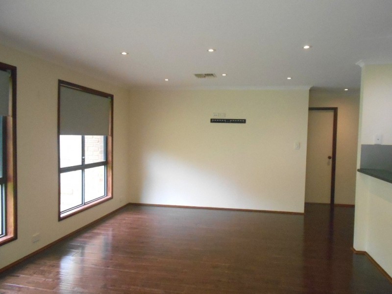 8 YOUNG STREET, Trott Park SA 5158