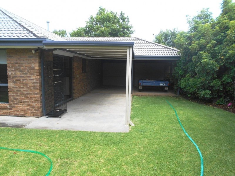 8 YOUNG STREET, Trott Park SA 5158
