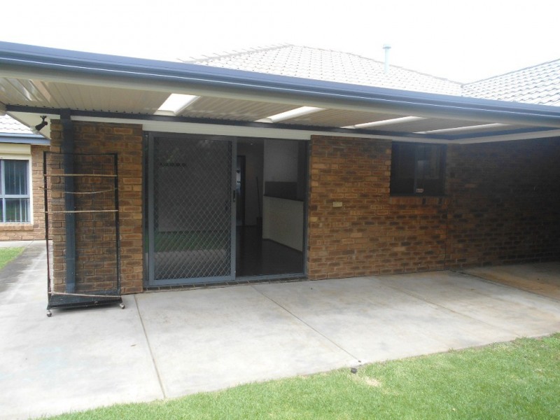 8 YOUNG STREET, Trott Park SA 5158