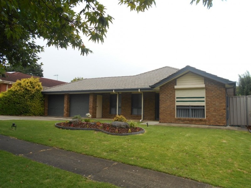 8 YOUNG STREET, Trott Park SA 5158