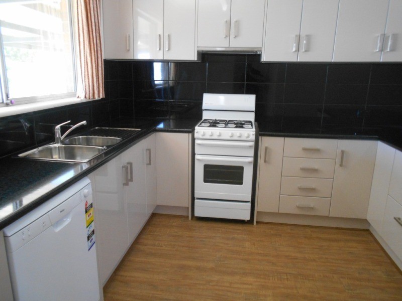 5 DOBELL COURT, Trott Park SA 5158