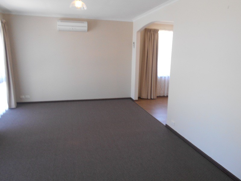 5 DOBELL COURT, Trott Park SA 5158