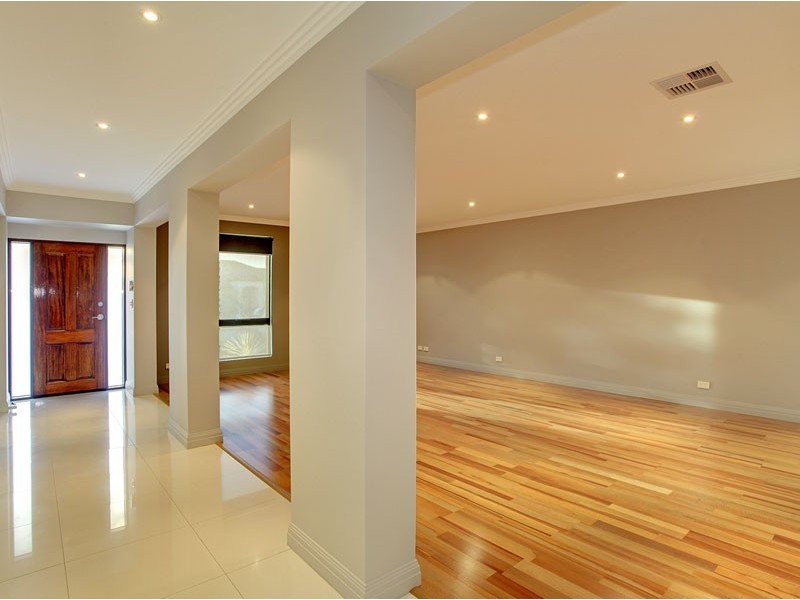 32 PARKVIEW STREET, Burton SA 5110