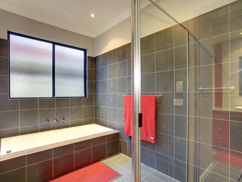 32 PARKVIEW STREET, Burton SA 5110