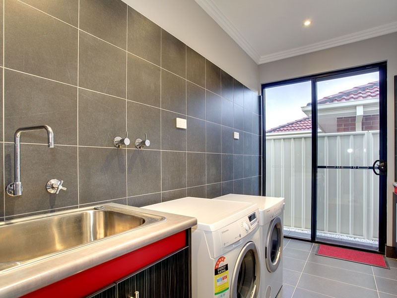 32 PARKVIEW STREET, Burton SA 5110