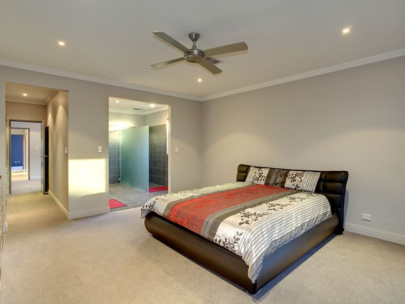 32 PARKVIEW STREET, Burton SA 5110