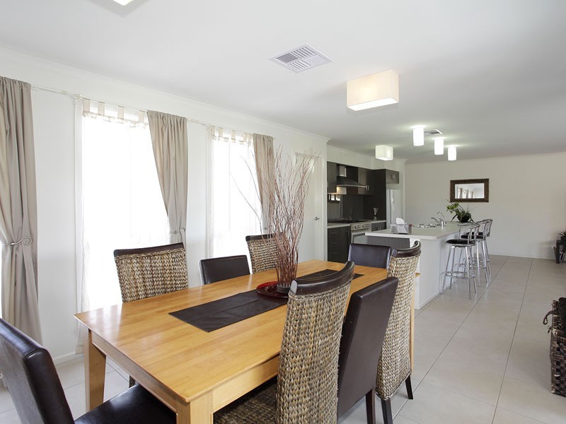 2 MERCHANT COURT, Seaford Meadows SA 5169