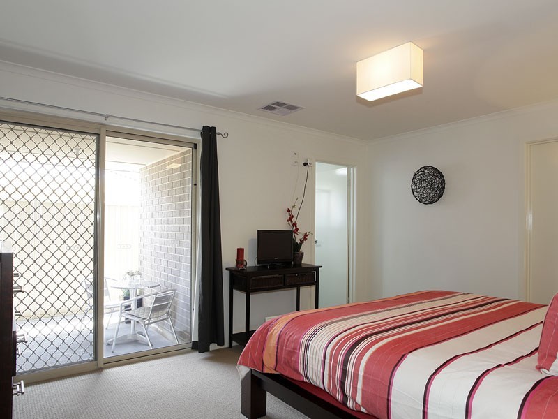 2 MERCHANT COURT, Seaford Meadows SA 5169