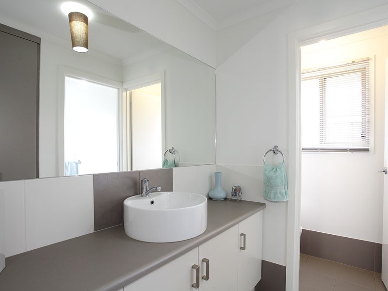 2 MERCHANT COURT, Seaford Meadows SA 5169