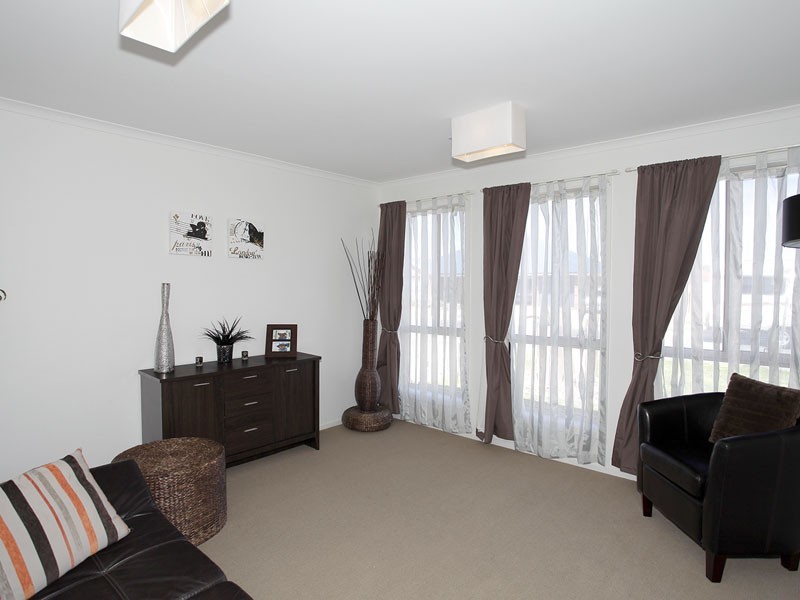 2 MERCHANT COURT, Seaford Meadows SA 5169