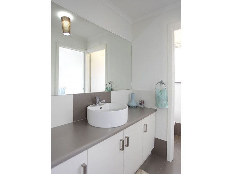 2 MERCHANT COURT, Seaford Meadows SA 5169