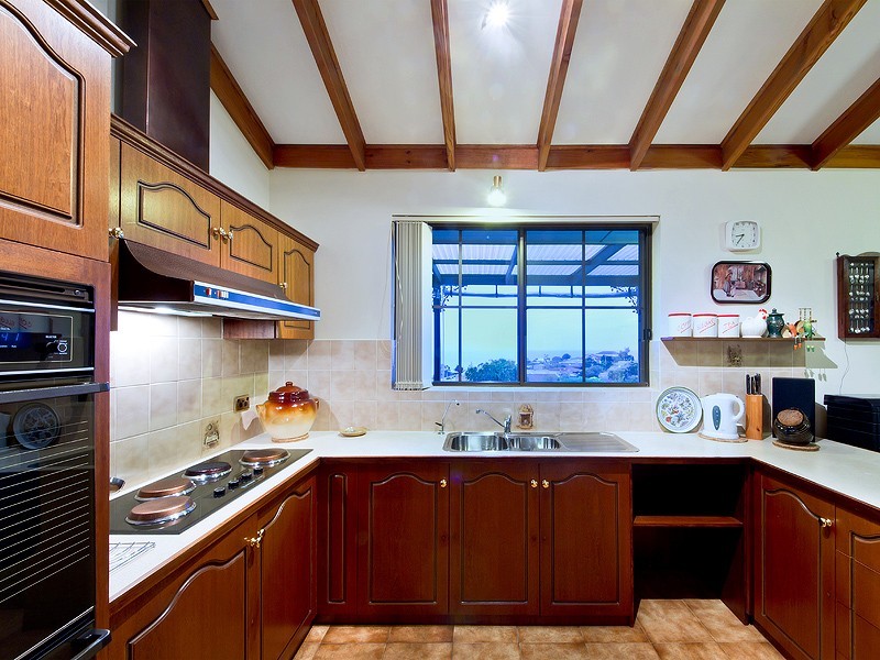 20 Kurrambi Crescent, Hallett Cove SA 5158