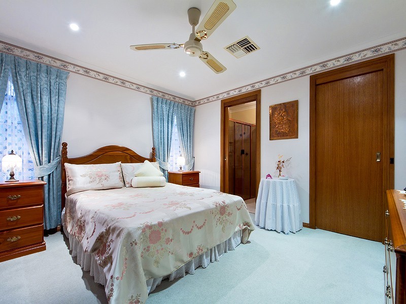 20 Kurrambi Crescent, Hallett Cove SA 5158