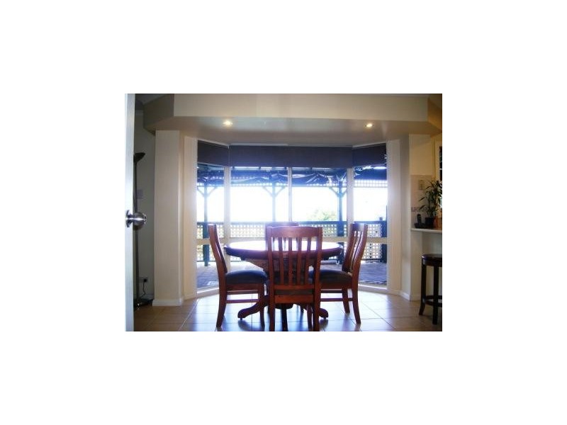 33 Coorabie Crescent, Hallett Cove SA 5158