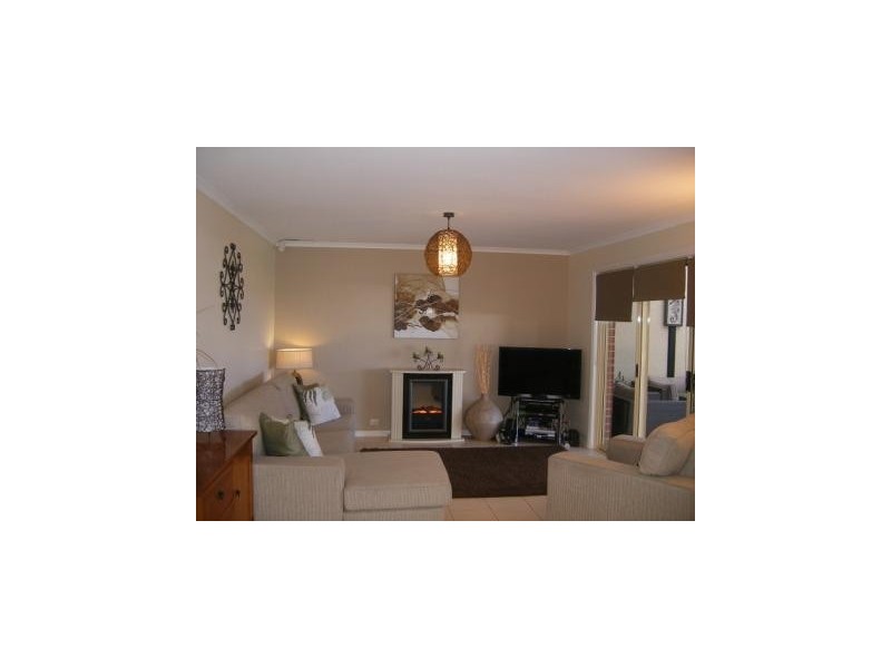 33 Coorabie Crescent, Hallett Cove SA 5158