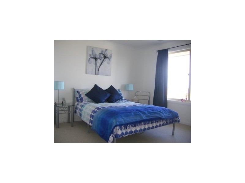 33 Coorabie Crescent, Hallett Cove SA 5158