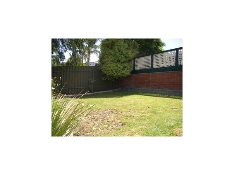 33 Coorabie Crescent, Hallett Cove SA 5158