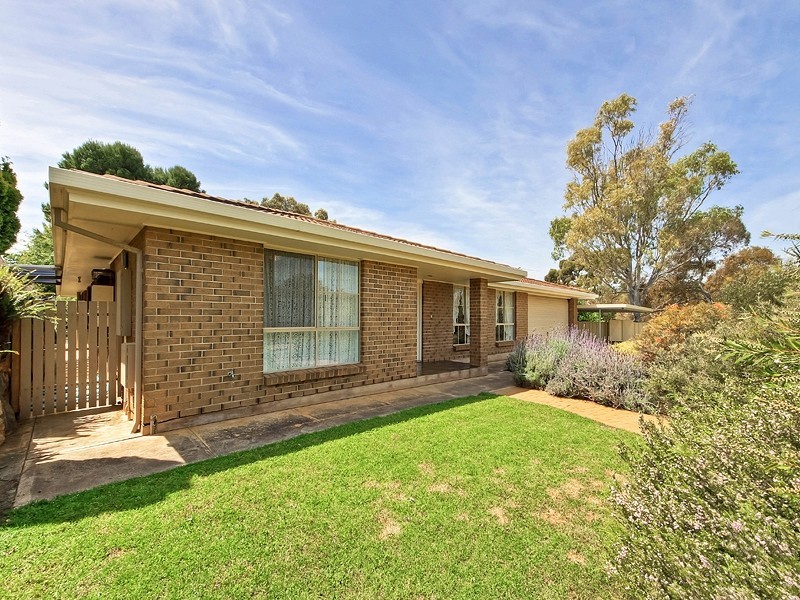 12 Hedgerow Crescent, Hallett Cove SA 5158