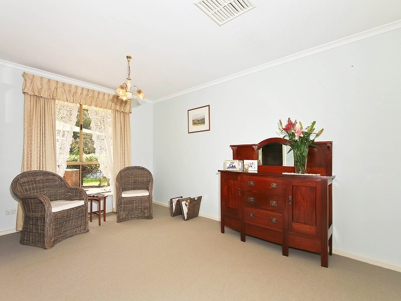 12 Hedgerow Crescent, Hallett Cove SA 5158