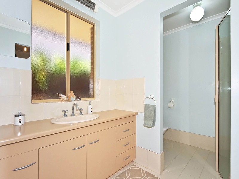 12 Hedgerow Crescent, Hallett Cove SA 5158