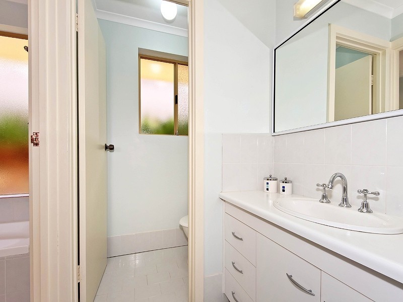 12 Hedgerow Crescent, Hallett Cove SA 5158